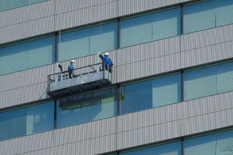 日本の現場で働く人